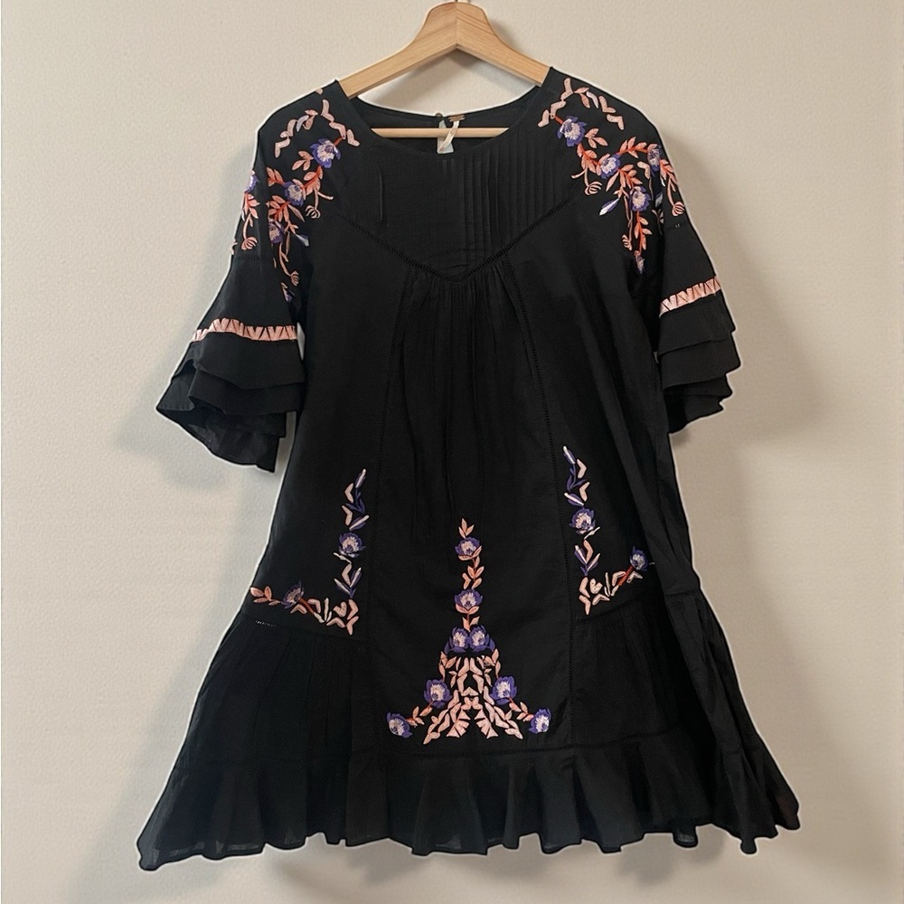 Free People Embroidered Boho Mini Dress Black Floral Cotton Peasant Size Small - Picture 2 of 6